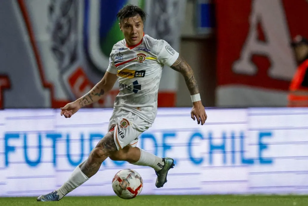 Christian Bravo saldrá de la titularidad de Cobreloa. En su lugar ingresará Cristián Insaurralde.