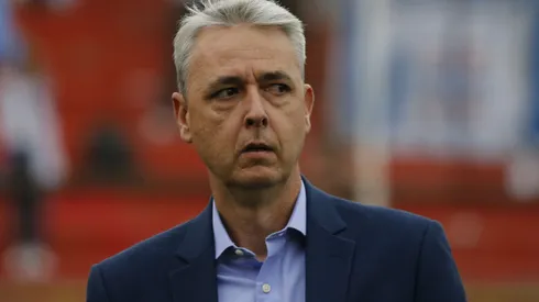 Tiago Nunes se refiere a cómo busca soluciones en la UC y para eso tiene un primer mercado a observar. (Foto: Photosport)