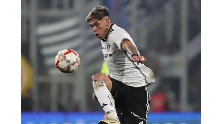 Carlos Palacios podría partir a Boca Juniors (Foto: @ColoColo)