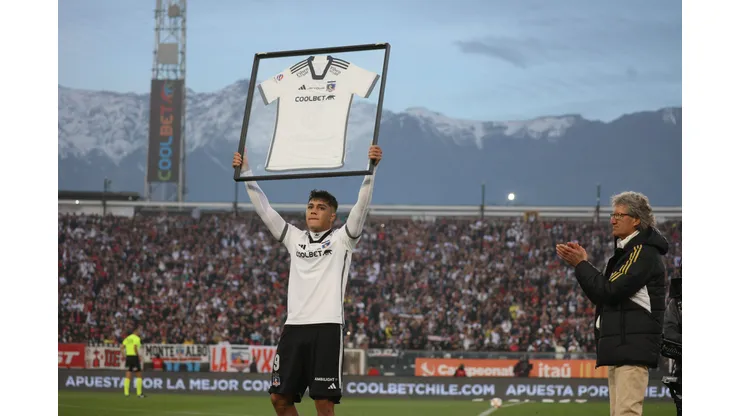 Damián Pizarro fue homenajeado en el Estadio Monumental. (Foto: Dragomir Yankovic/Photosport)