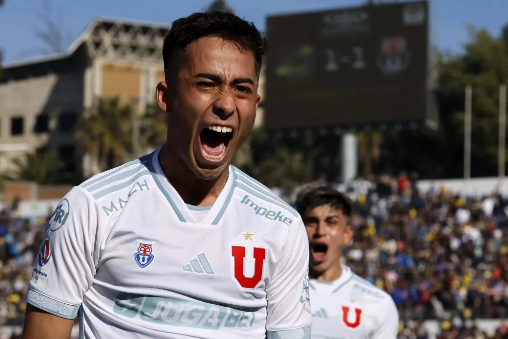 Lucas Assadi fue clave en el triunfo de la U frente a Everton en el estadio Sausalito de Viña del Mar (Foto: Photosport)