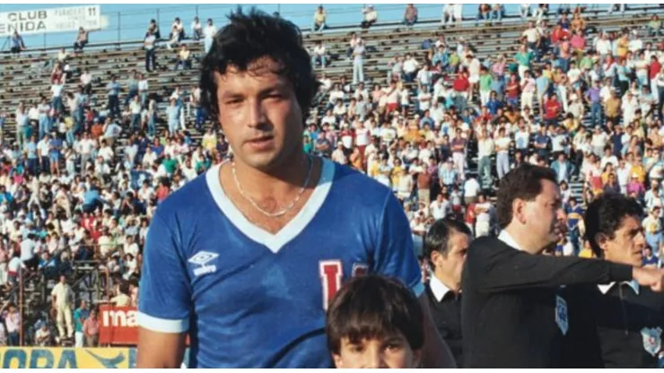 El histórico delantero de Universidad de Chile no lo pasa para nada bien.