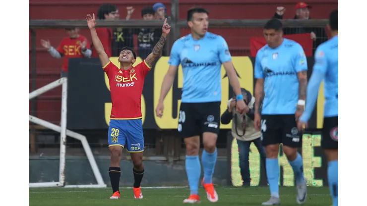 Unión Española goleó a Deportes Iquique.