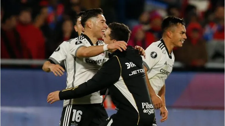 Loco Peric enanamorado de jugador albo.