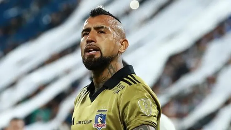 Arturo Vidal volverá al once titular de Colo Colo.