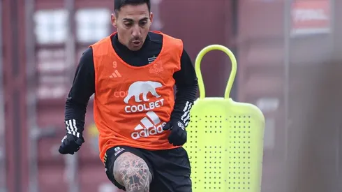 Javier Correa espera por su debut en Colo Colo. (Foto: @ColoColo)