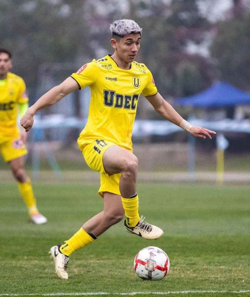 Hoy, Fuentealba se lució en San Bernardo (Instagram @futboludec )