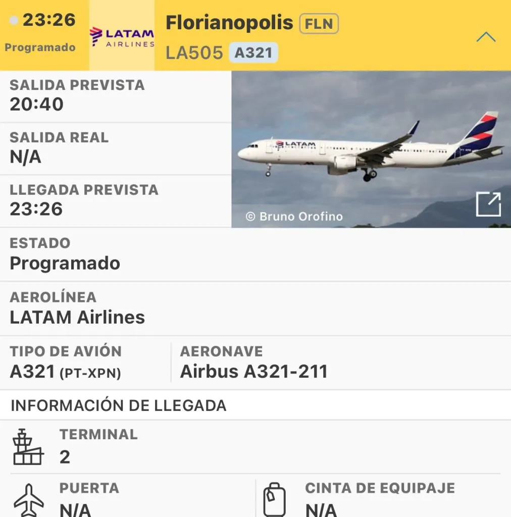 Este es el detalle del vuelo que trae a Charles Aránguiz (Captura Flightradar24)