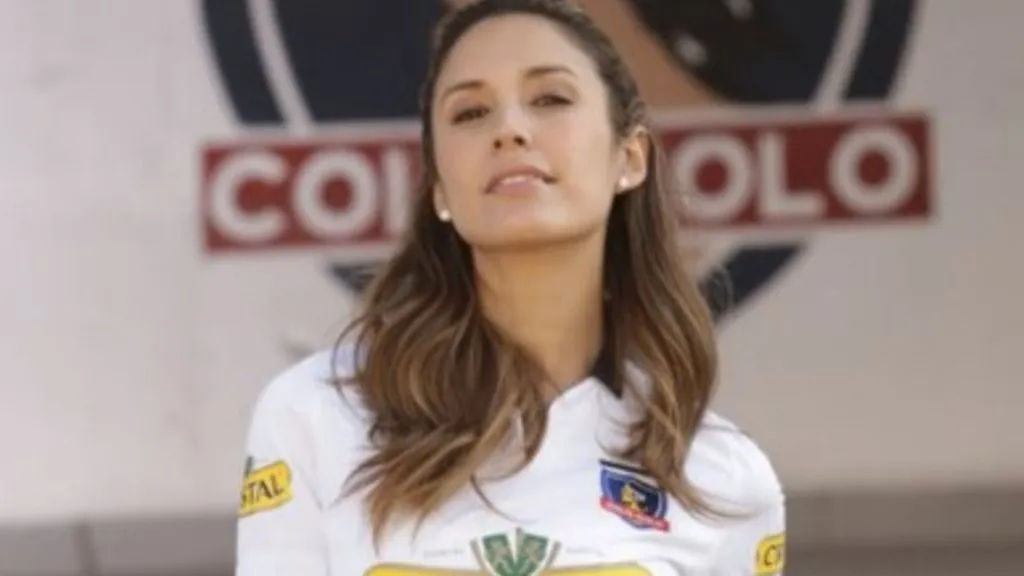 La vida de la modelo está ligada a Colo Colo.