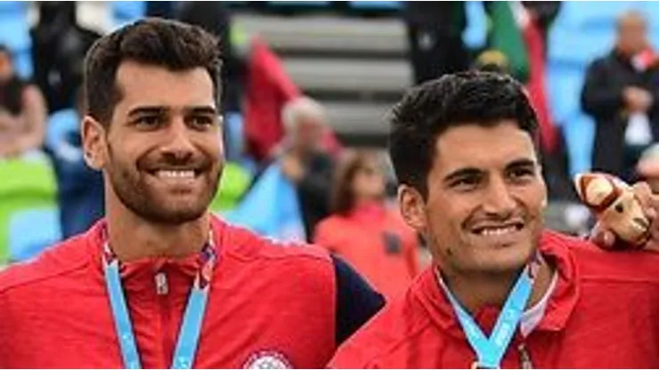 Marco y Esteban Grimalt saltan a la cancha en París.