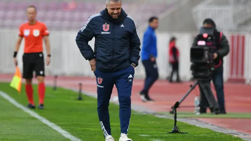 Símbolo de la U le presta el ropero completo a Gustavo Álvarez