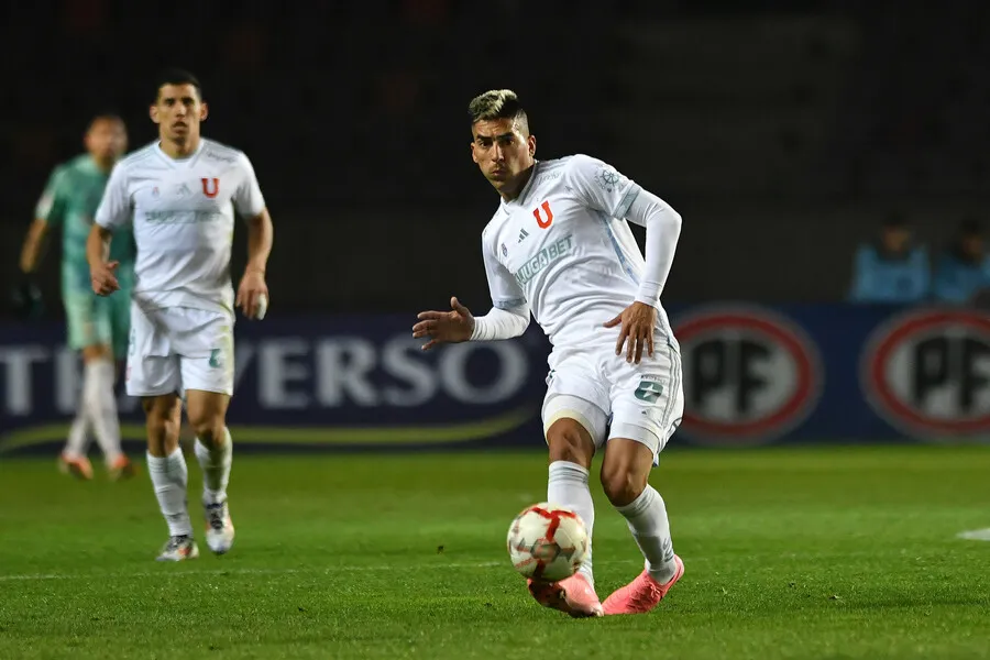 Chico Hoffens vs. Leandro Fernández. | Foto: Photosport