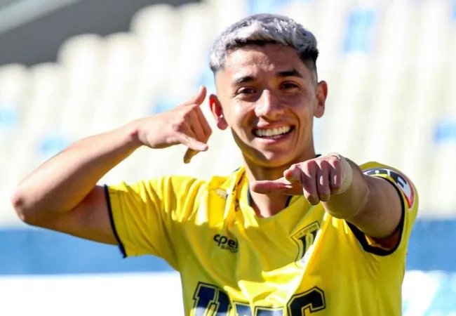 Jeison Fuentealba convirtió su primer gol tras salir a préstamo de Universidad de Chile.