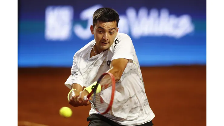 Tomás Barrios cae ante Francisco Cerúndolo en París 2024. (Foto: Photosport)