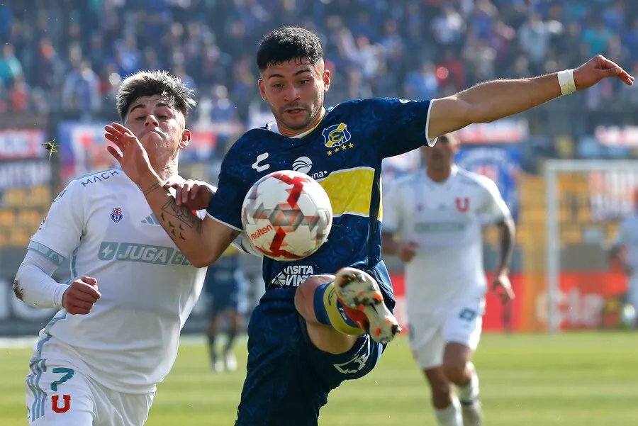 Riquelme aún no está listo en Colo Colo. | Foto: Photosport