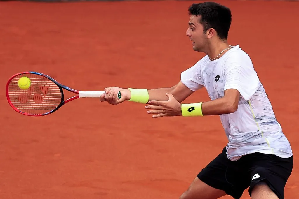 Tomás Barrios jugará ante Francisco Cerúndolo en la primera ronda de los Juegos Olímpicos de París 2024. (Foto de Buda Mendes/Getty Images)