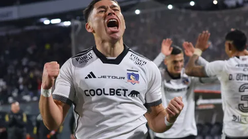 Óscar Opazo volvió a las celebraciones en Colo Colo. (Foto: Marcelo Hernández/Photosport)