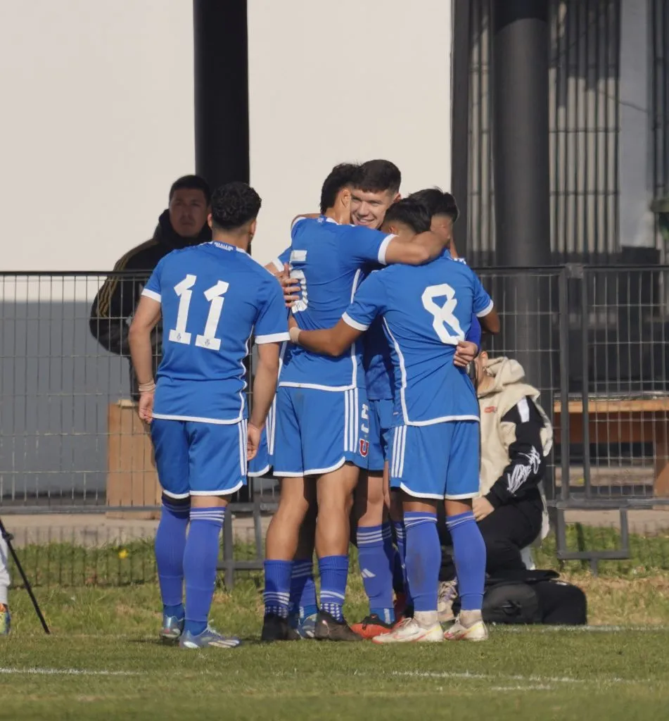 Los azules celebrando el golazo de Arce Melli (Bolavip)
