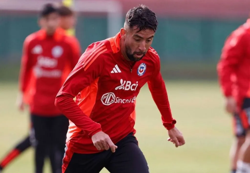 Mauricio Isla se entrena en Juan Pinto Durán. (Foto: Instagram)