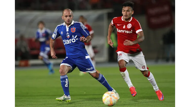 Gustavo Lorenzetti sueña con el retorno de Charles Aránguiz a Universidad de Chile.
