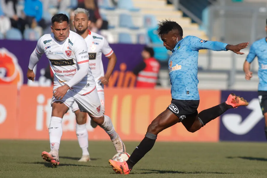 Zapata volvió al fútbol chileno para defender a O’Higgins. | Foto: Photosport