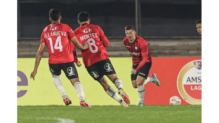 Huachipato avanza en Copa Sudamericana