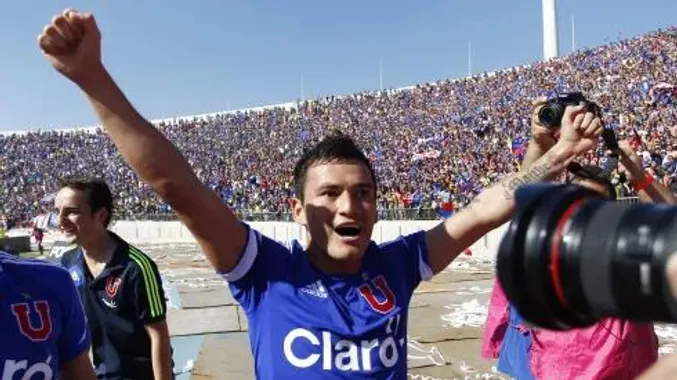 Aránguiz podría volver a la U | Foto: Archivo