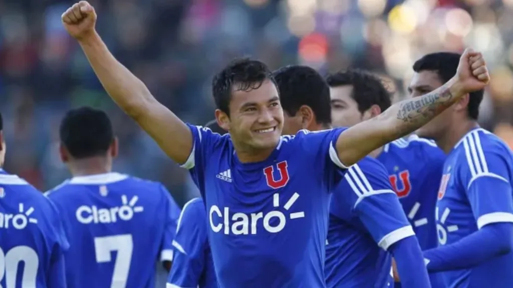 Universidad de Chile lucha por conseguir el retorno de Charles Aránguiz.