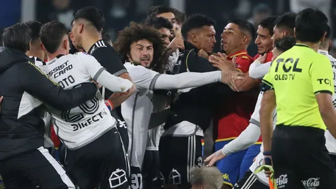 Liberan audios del VAR en la polémica pelea entre Colo Colo y Unión Española.