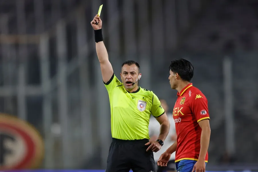 Diego Flores dejó malas sensaciones en el partido entre Colo Colo y Unión. | Foto: Photosport