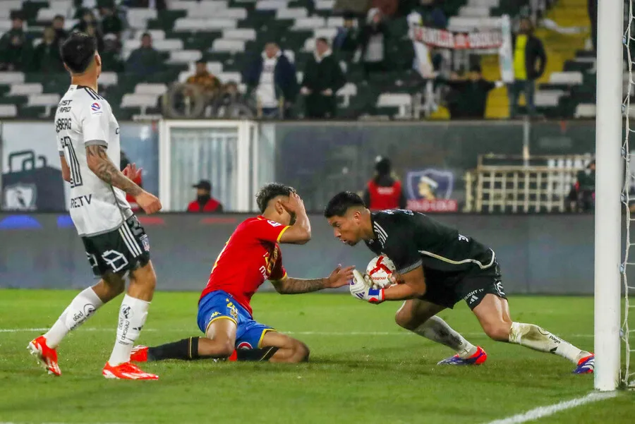 Cortés se perderá, probablemente, dos fechas con Colo Colo. | Foto: Photosport