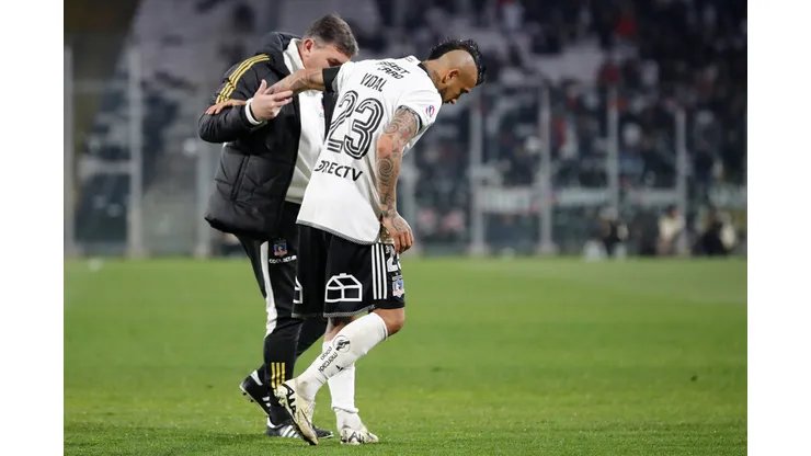 Arturo Vidal salió lesionado en el encuentro de Colo Colo