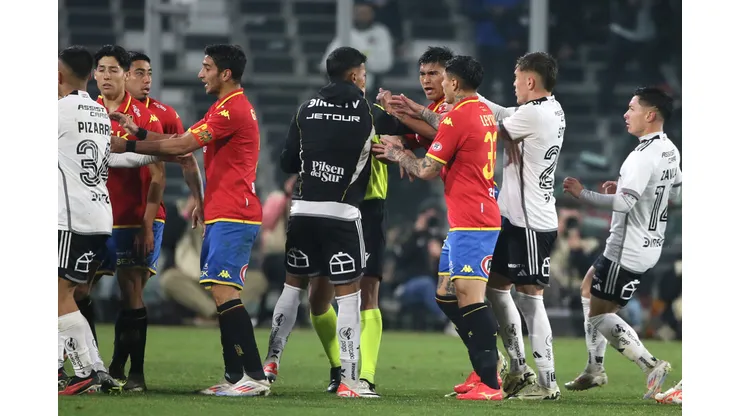Colo Colo y Unión Española terminaron con 9