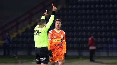 Siguen las repercusiones por el polémico arbitraje de Benjamín Saravia.