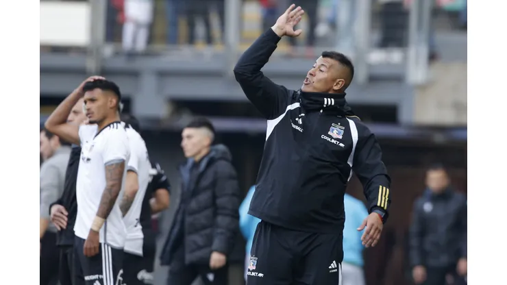 Jorge Almirón debe estar atento a los minutos Sub 21 en Colo Colo. (Foto: Dragomir Yankovic/Photosport)