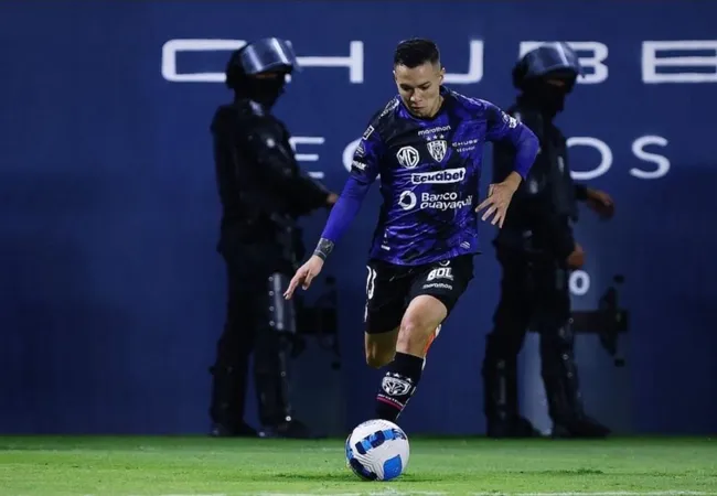 Cristián Arcos se la juega por Matías Fernández para Colo Colo. (Foto: Instagram)