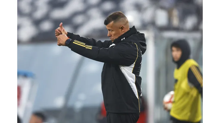 Jorge Almiurón recibió una gran noticia este viernes en Colo Colo. (Foto: Felipe Zanca/Photosport)