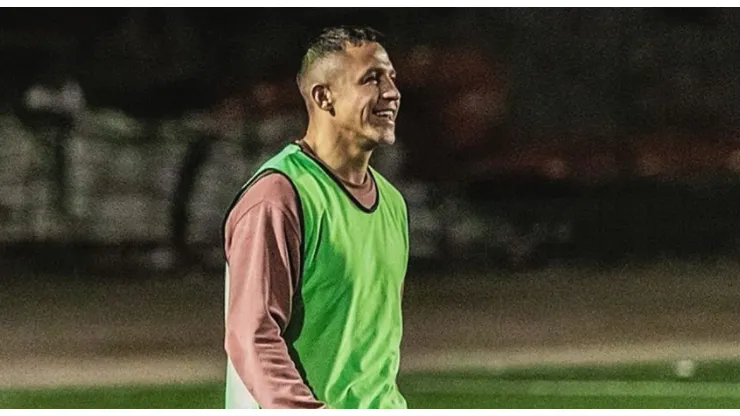 Alexis Sánchez disfrutando de sus vacaciones en Tocopilla.