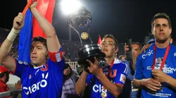 Matías Rodríguez se tatúa la Copa Sudamericana 2011.