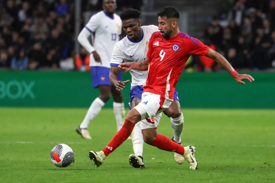 Isla aún está en la órbita de Colo Colo. | Foto: Photosport