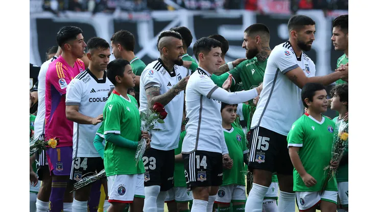 Emiliano Amor no lo pasa bien en Colo Colo