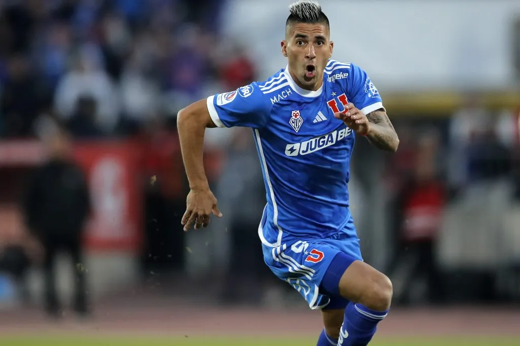 Leandro Fernández vuelve a la titularidad en la U