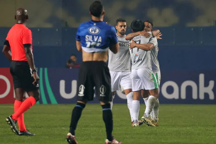 Huachipato complica sus aspiraciones en el torneo continental