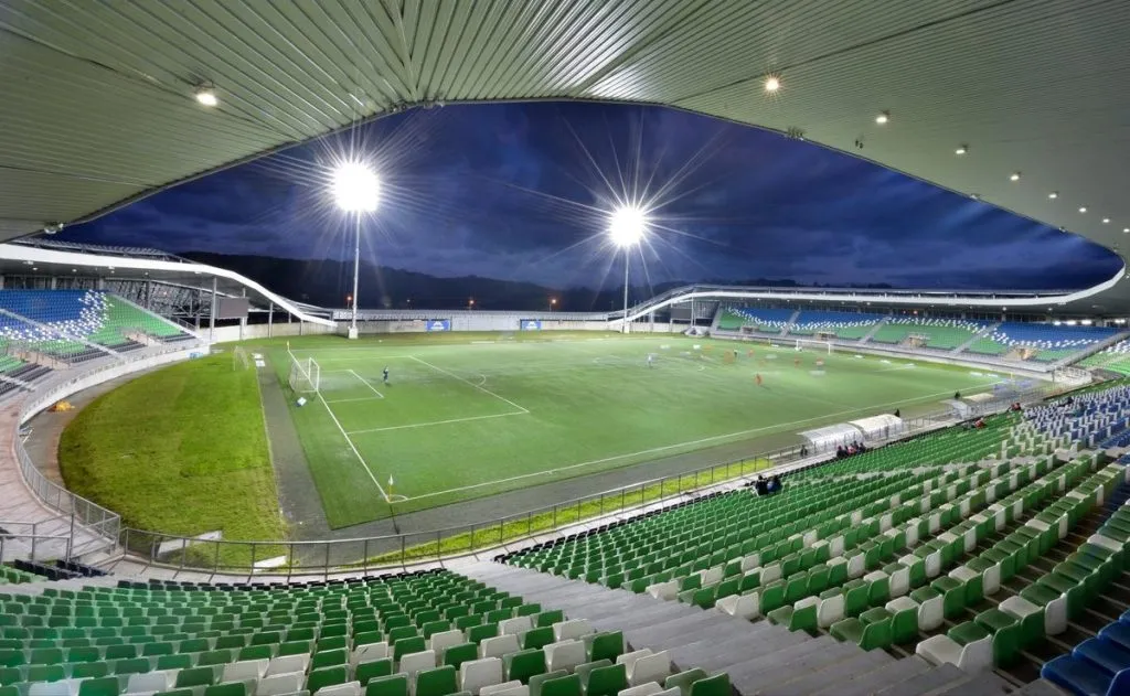 Deportes Puerto Montt y Colo Colo se verán las caras en el Estadio Chinquihue.