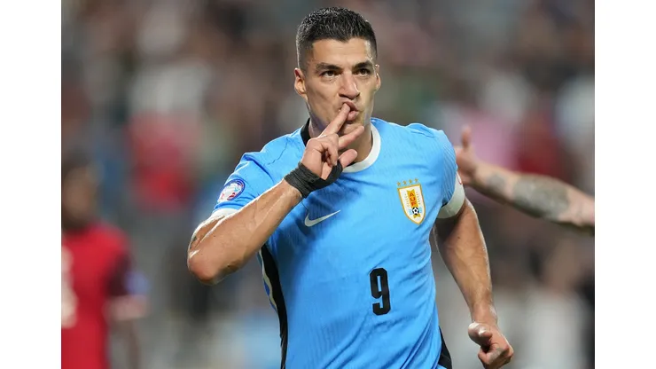 Luis Suárez le dio vida a Uruguay