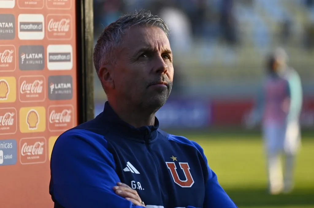 Gustavo Álvarez respira: Antonio Díaz no corre riesgo de suspensión en Universidad de Chile.