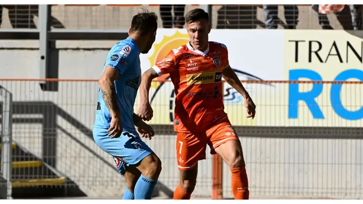 Cobreloa y Deportes Iquique se pelean por clasificar a la final de la fase regional de la Copa Chile.