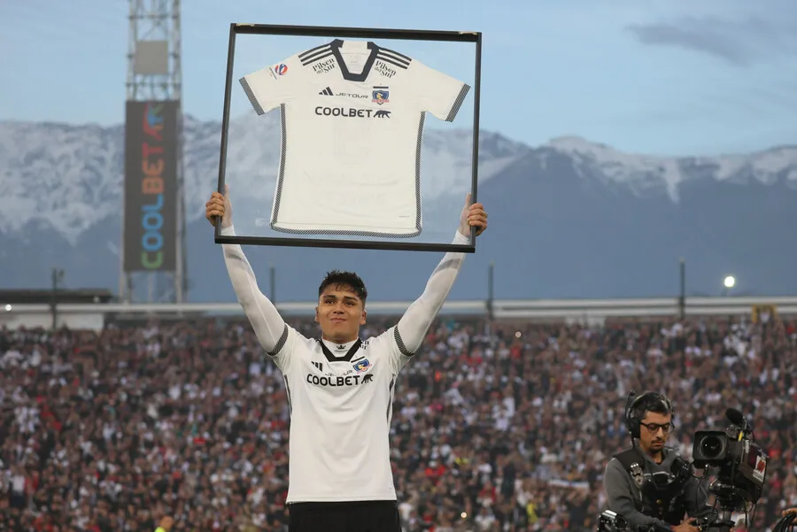 El 2 de junio fue el último partido de Pizarro en Colo Colo. | Foto: Photosport