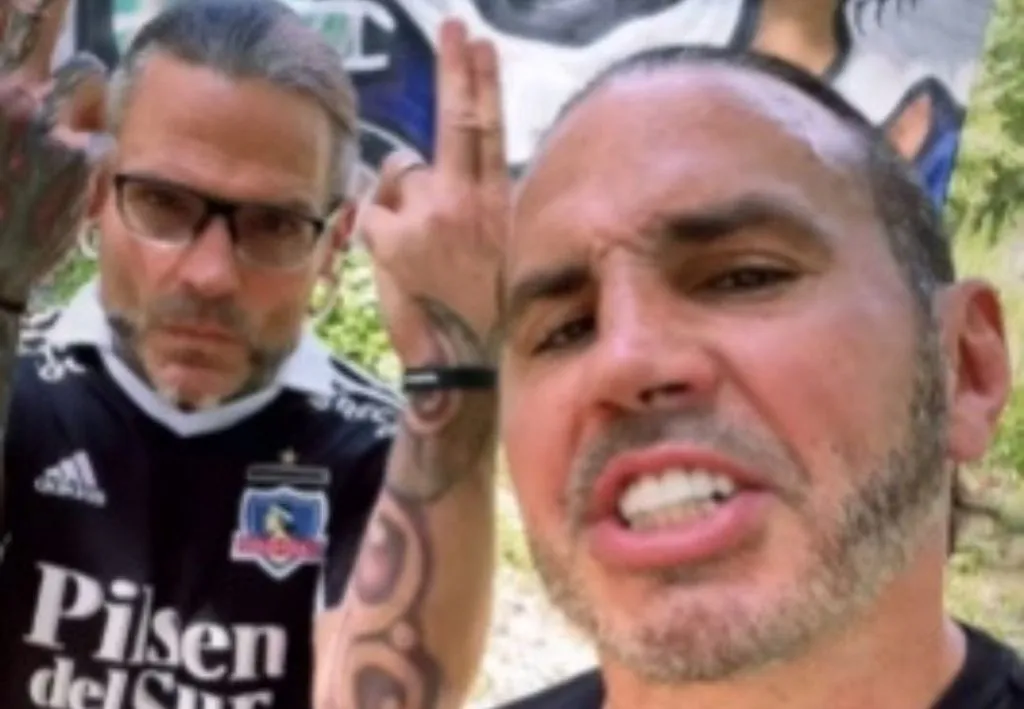 Jeff Hardy sorprendió con la camiseta de Colo Colo.