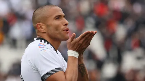 Leandro Benegas podría estar viviendo sus últimos días en Colo Colo.